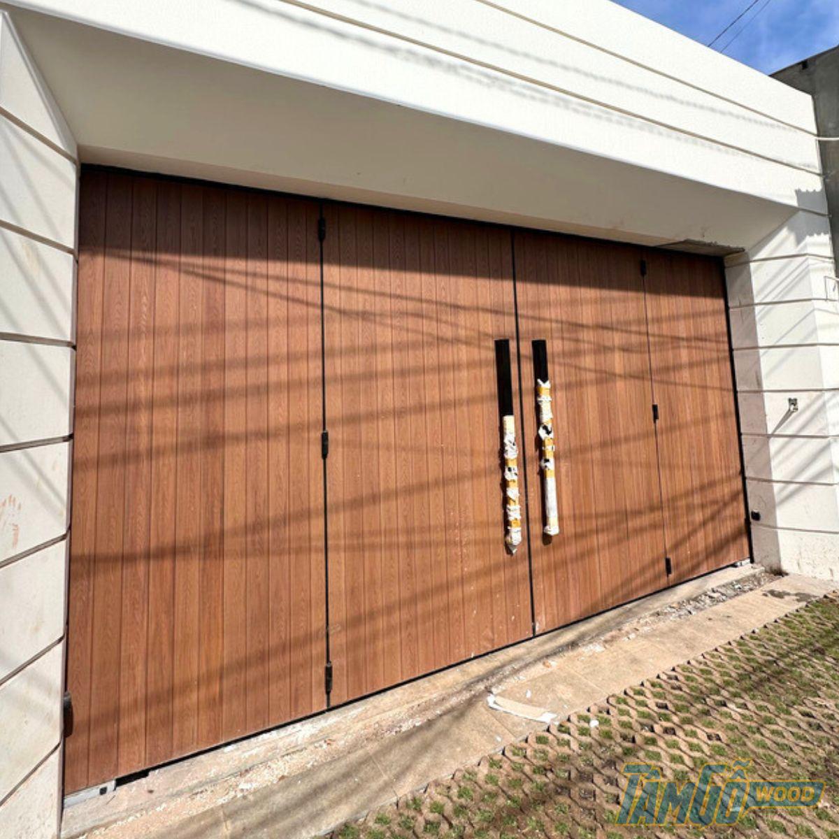 cua go nhua hien dai